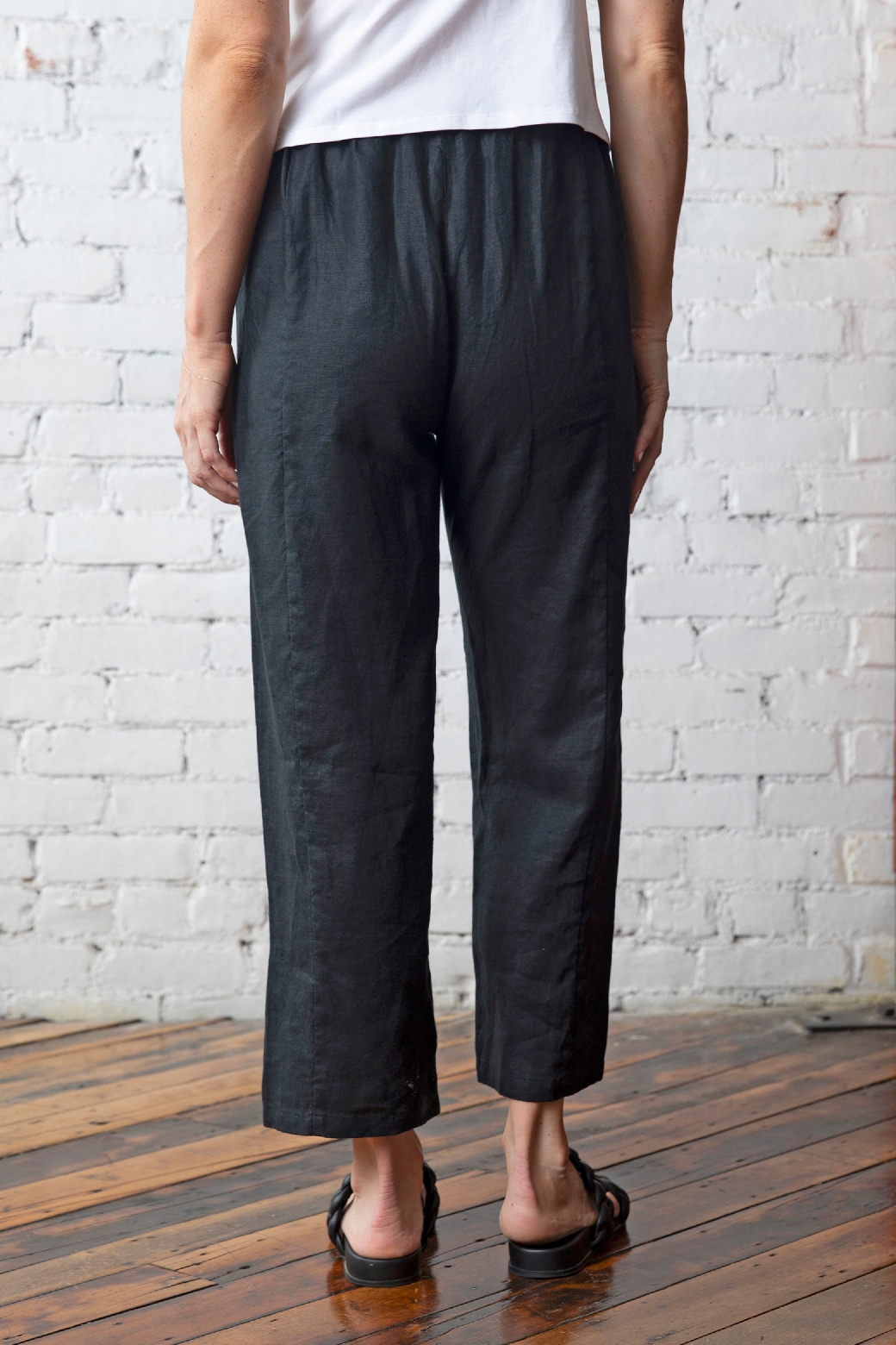 Olivia's Linen Straight Leg Pant in Black