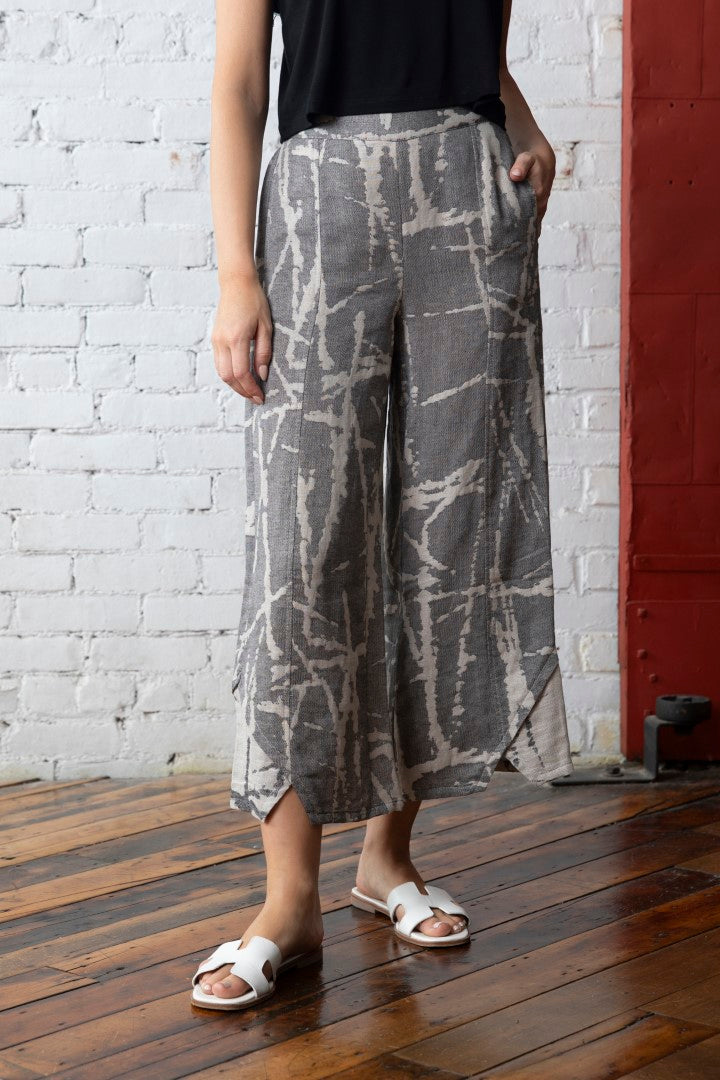 Olivia by Habitat Yin Yang Jacquard Pant in Shell