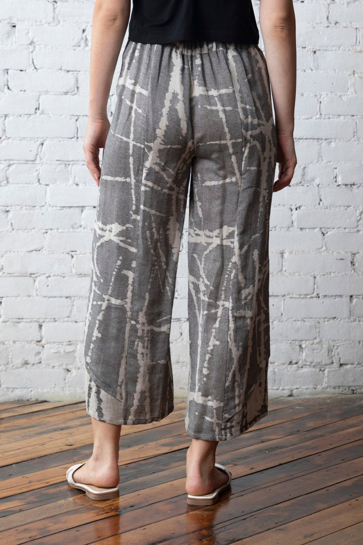 Olivia by Habitat Yin Yang Jacquard Pant in Shell