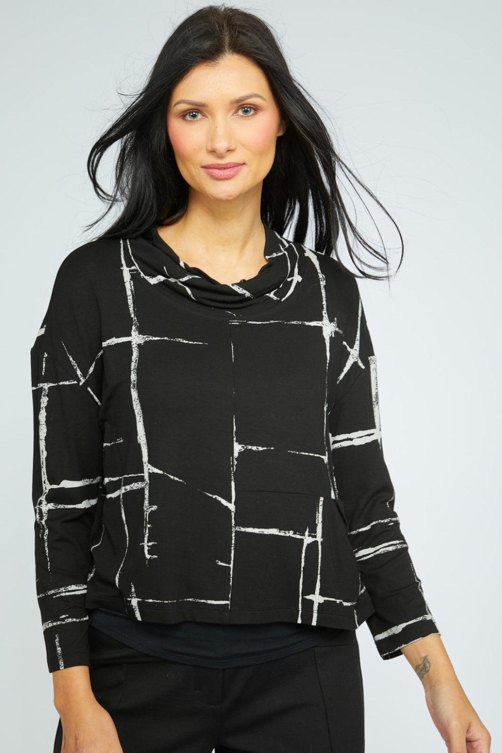 Olivia's Arthouse Knit Pocket Pullover in Black