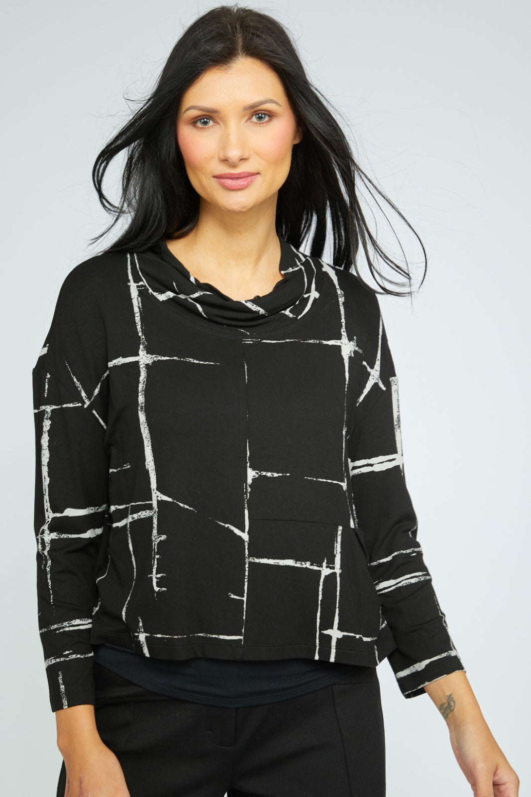 Olivia's Arthouse Knit Pocket Pullover in Black