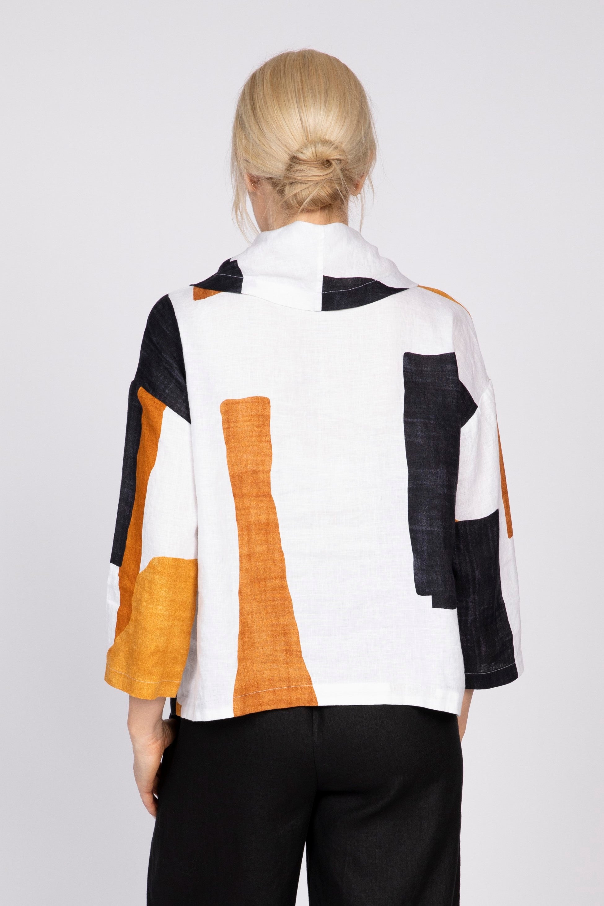 Habitat Coastal Colorblock Stay Centered Cowl in Neutral