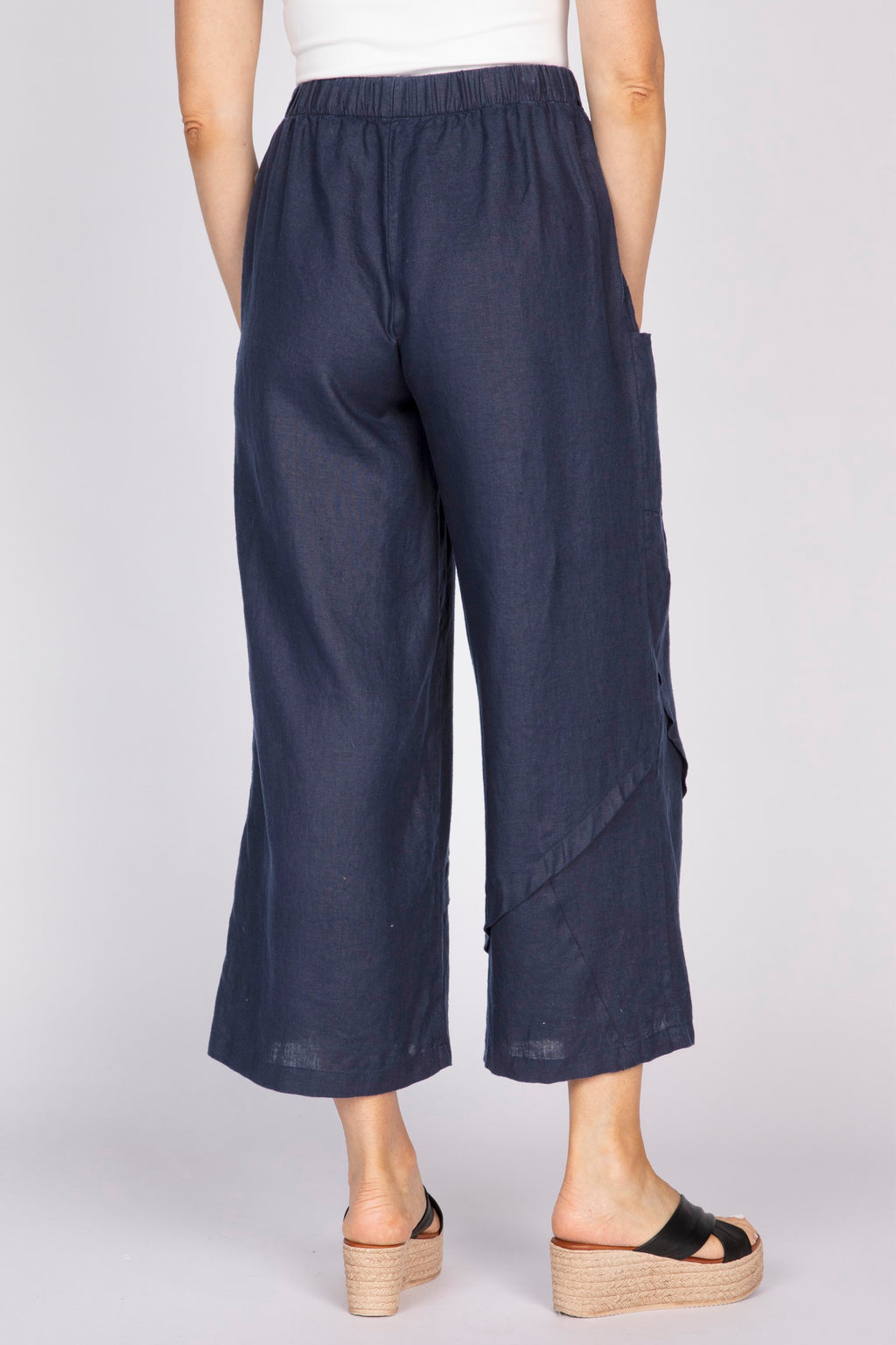 Olivia's Crossroads Seamed Pant in Navy