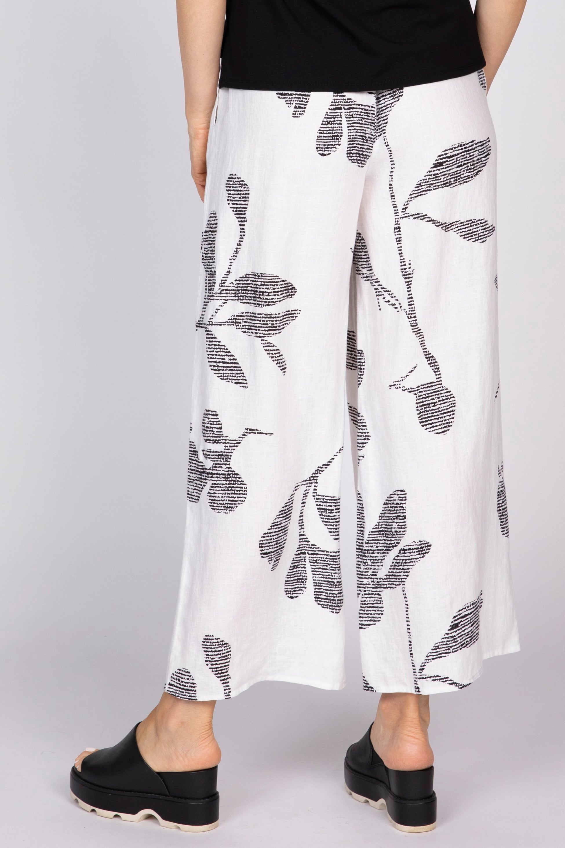 Olivia by Habitat's Flax Floral Garden Flood Pants in White