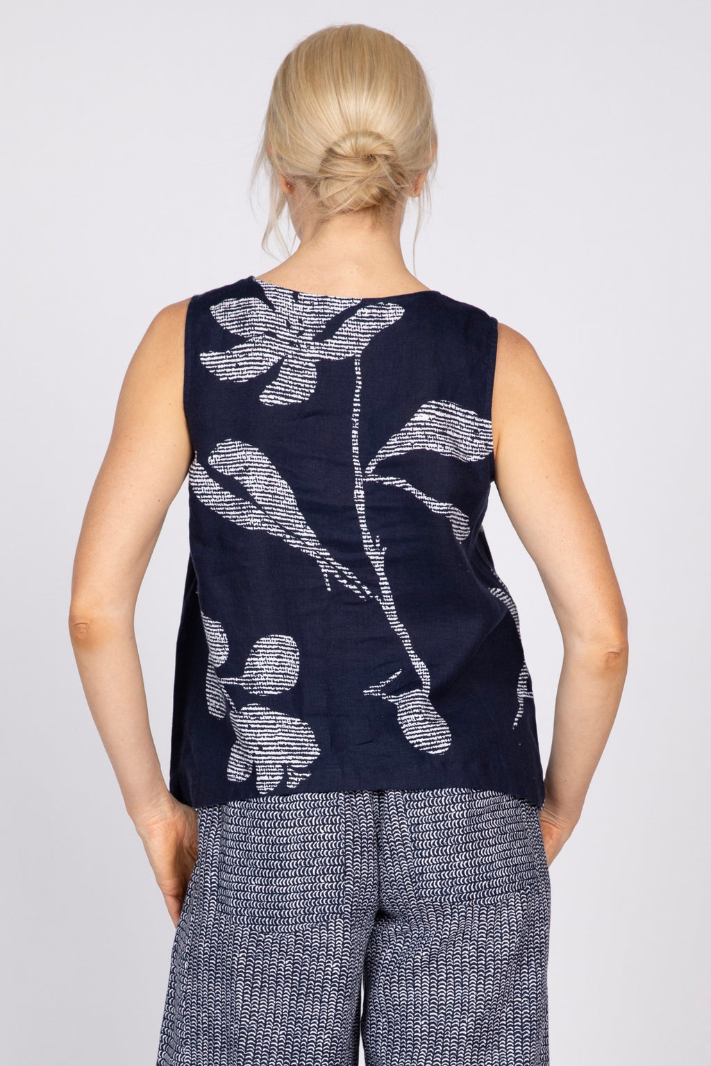 Olivia's Flax Floral Tank Top in Navy
