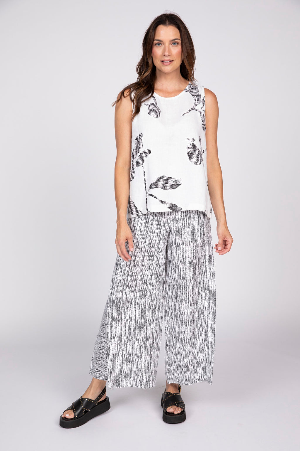Olivia's Flax Floral Tank Top in White