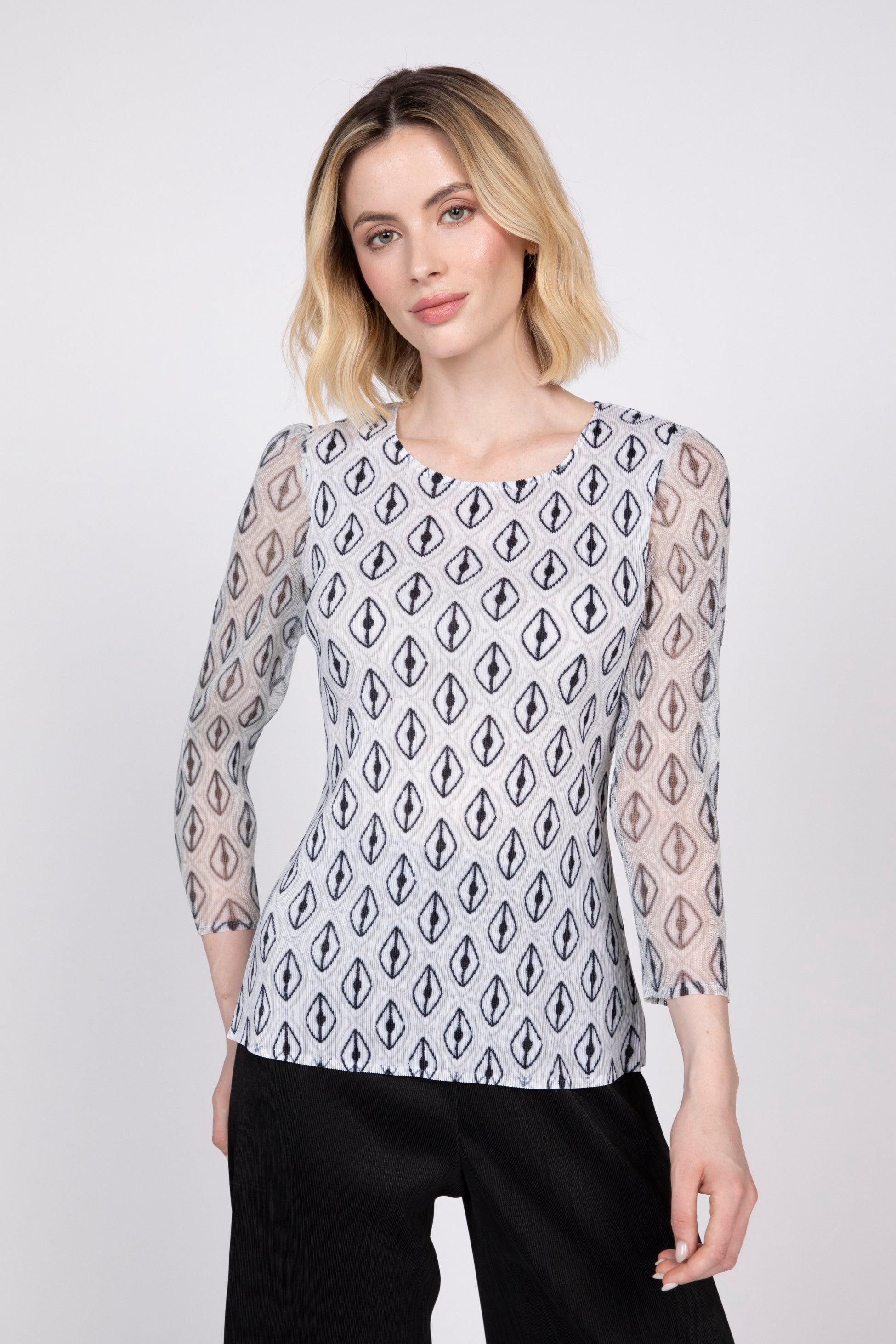 Olivia by Habitat The Parisian Easy Pullover in White