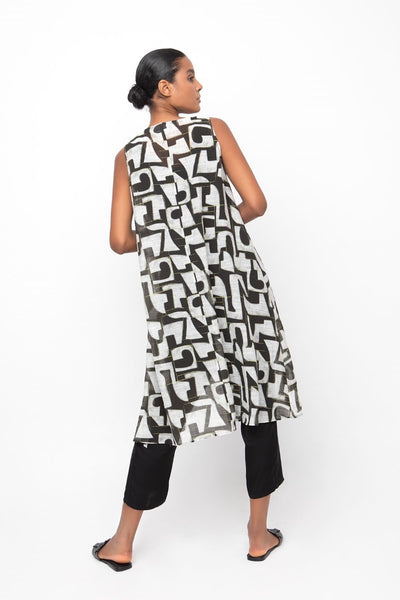 Ozai N Ku Puzzle Pattern Printed Tunic with Asymmetrical Hem