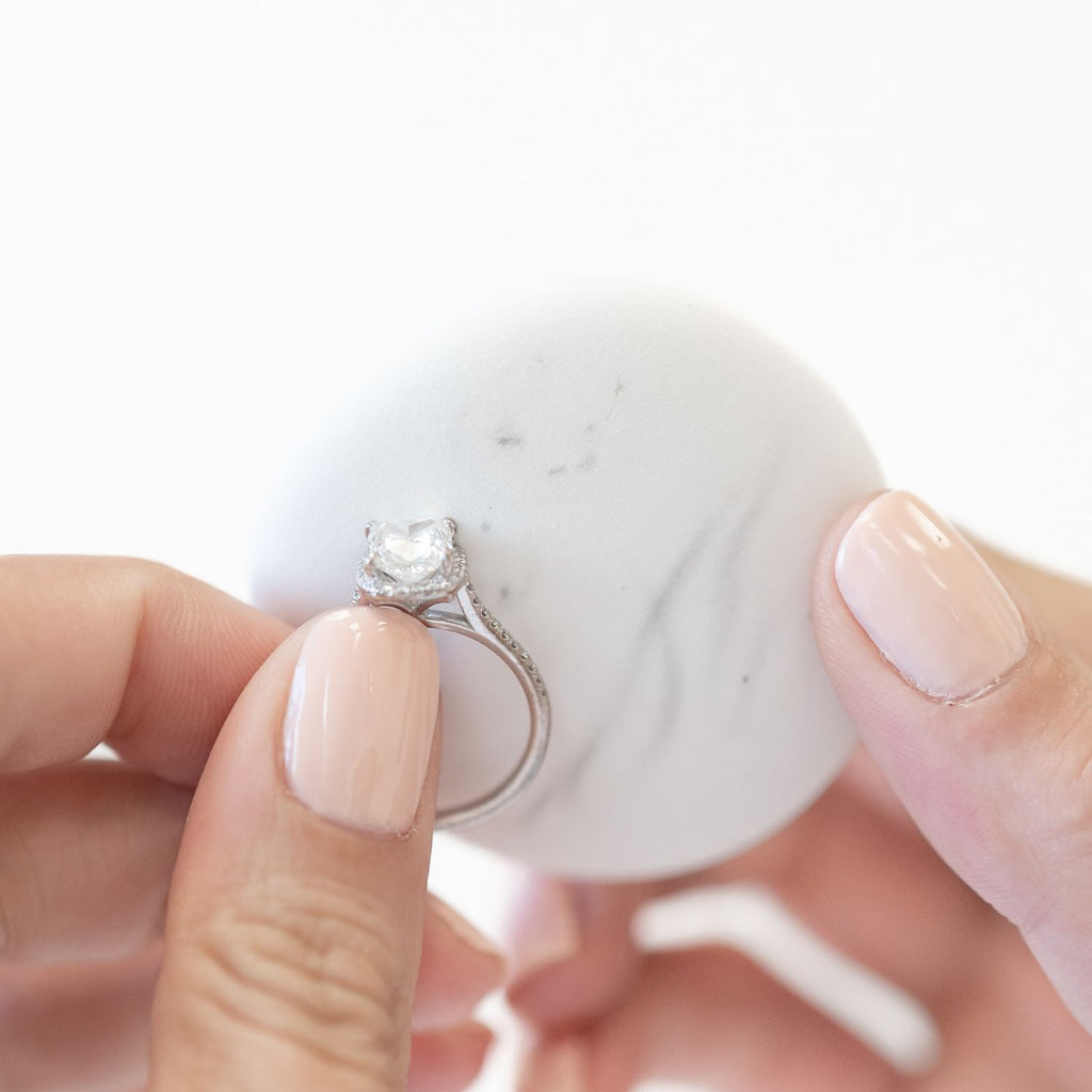 The Shinery Illuminating Pom Jewelry Cleaner