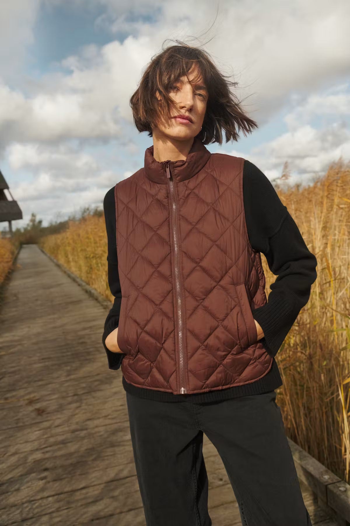 Carlota Vest