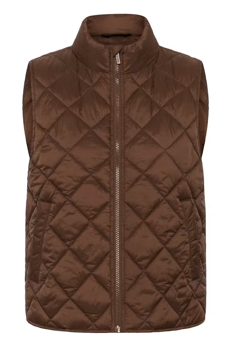 Carlota Vest