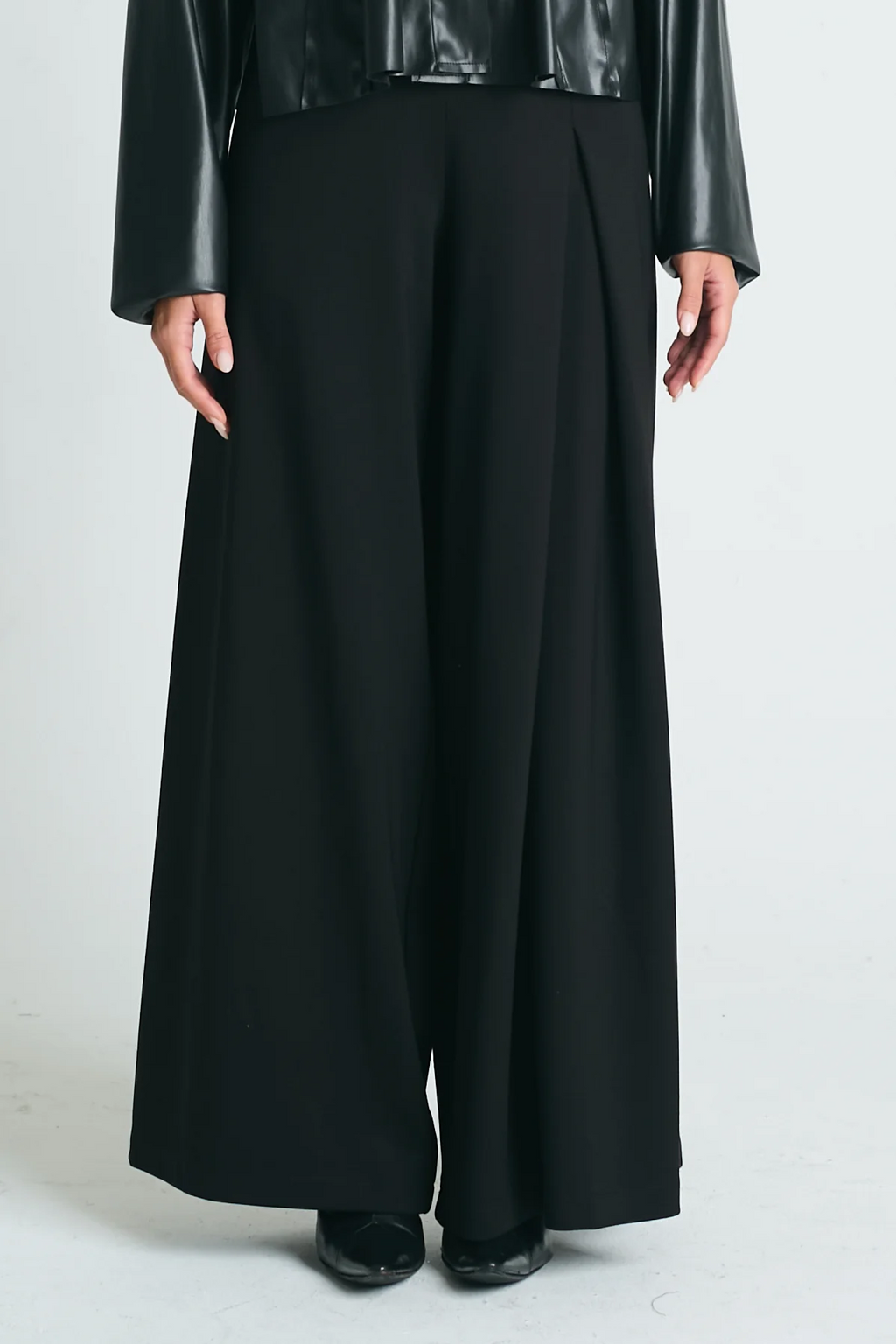 The Scuba Single Pleat Pants from Planet by Lauren G in Black