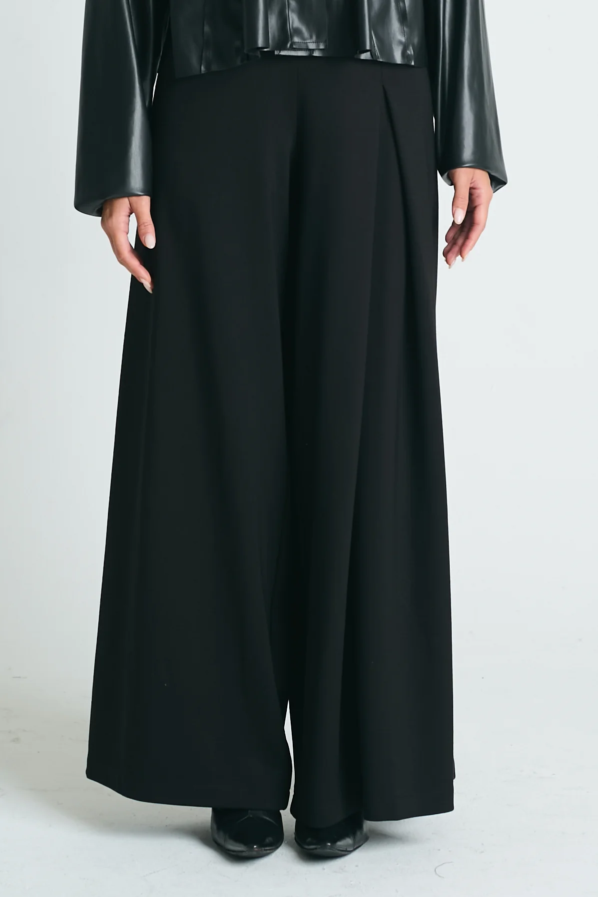 The Scuba Single Pleat Pants from Planet by Lauren G in Black
