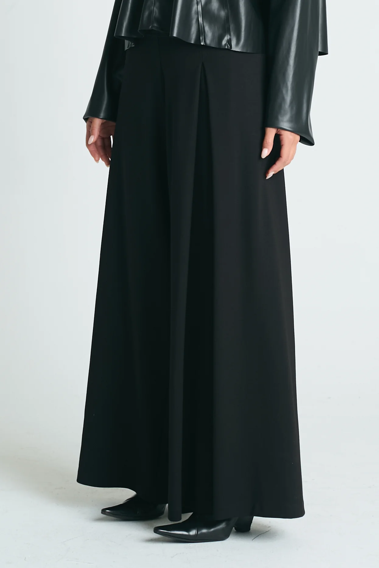 The Scuba Single Pleat Pants from Planet by Lauren G in Black