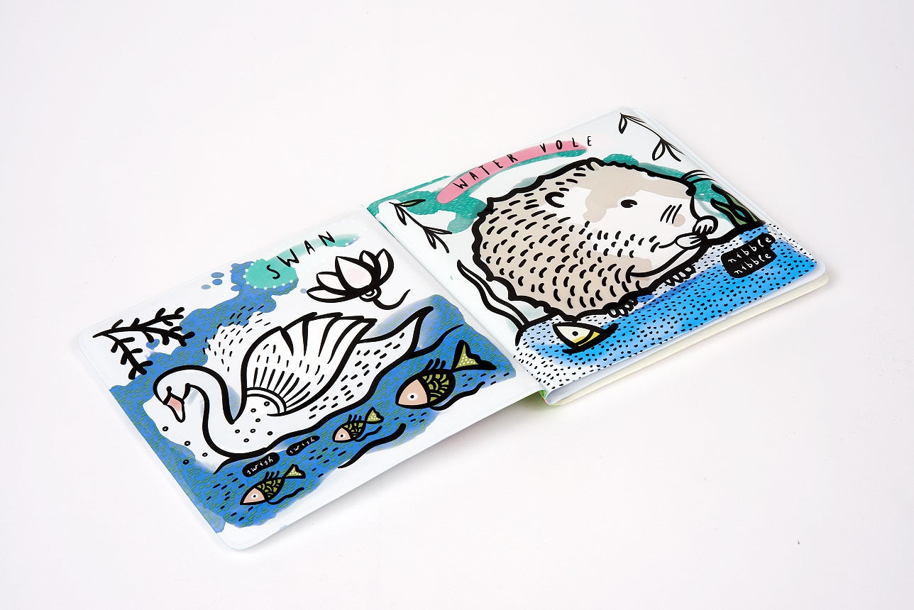 Color Me: Who's In The Pond? Baby's First Bath Book