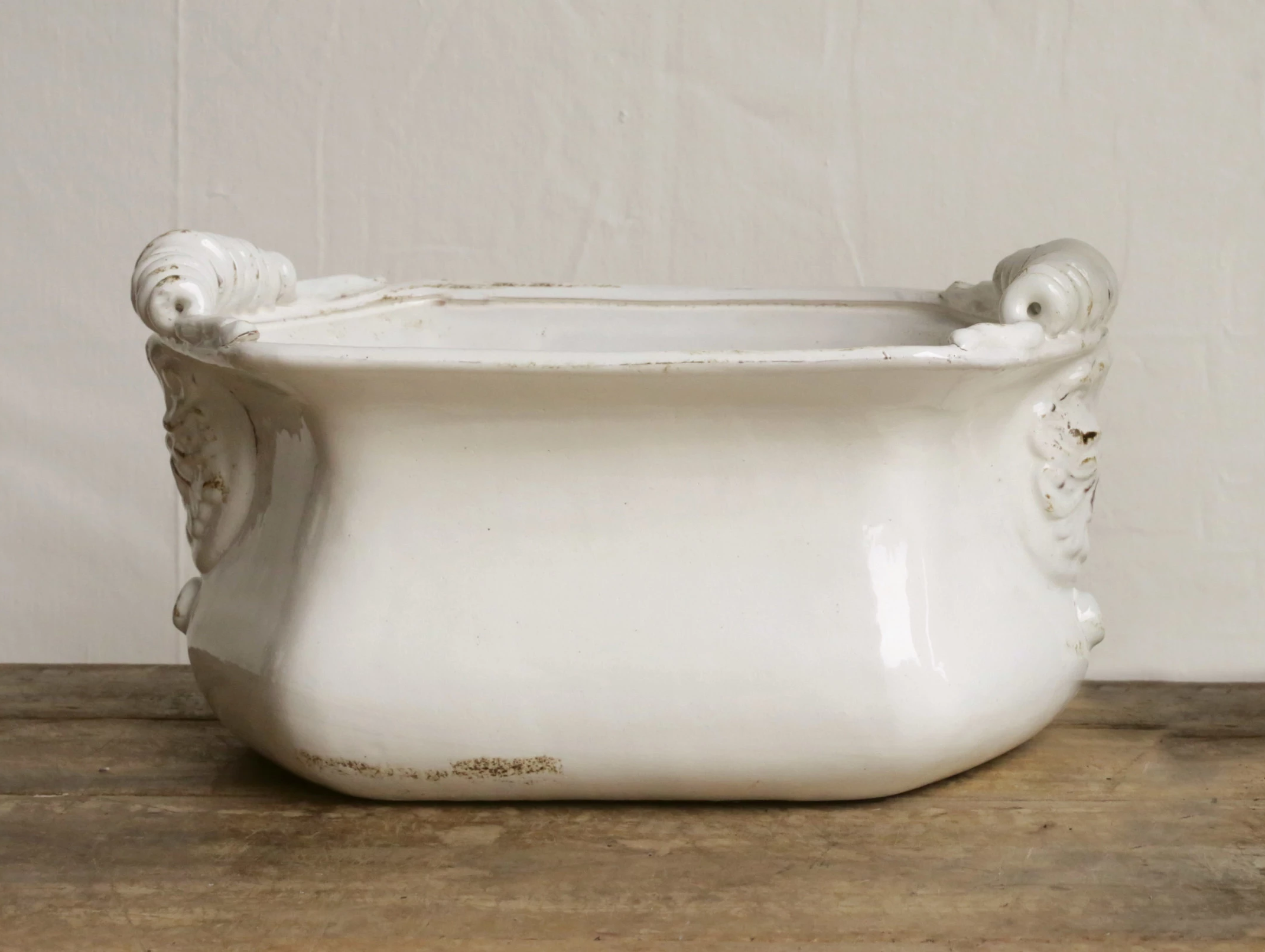 Planter Terra Cotta White