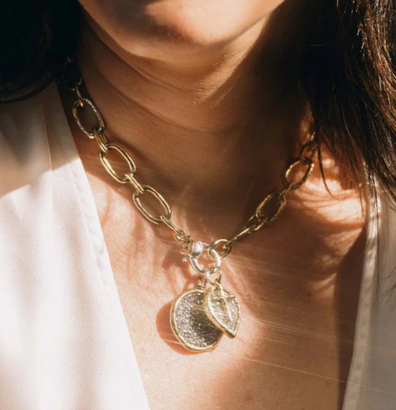 Queenpin Clip Necklace