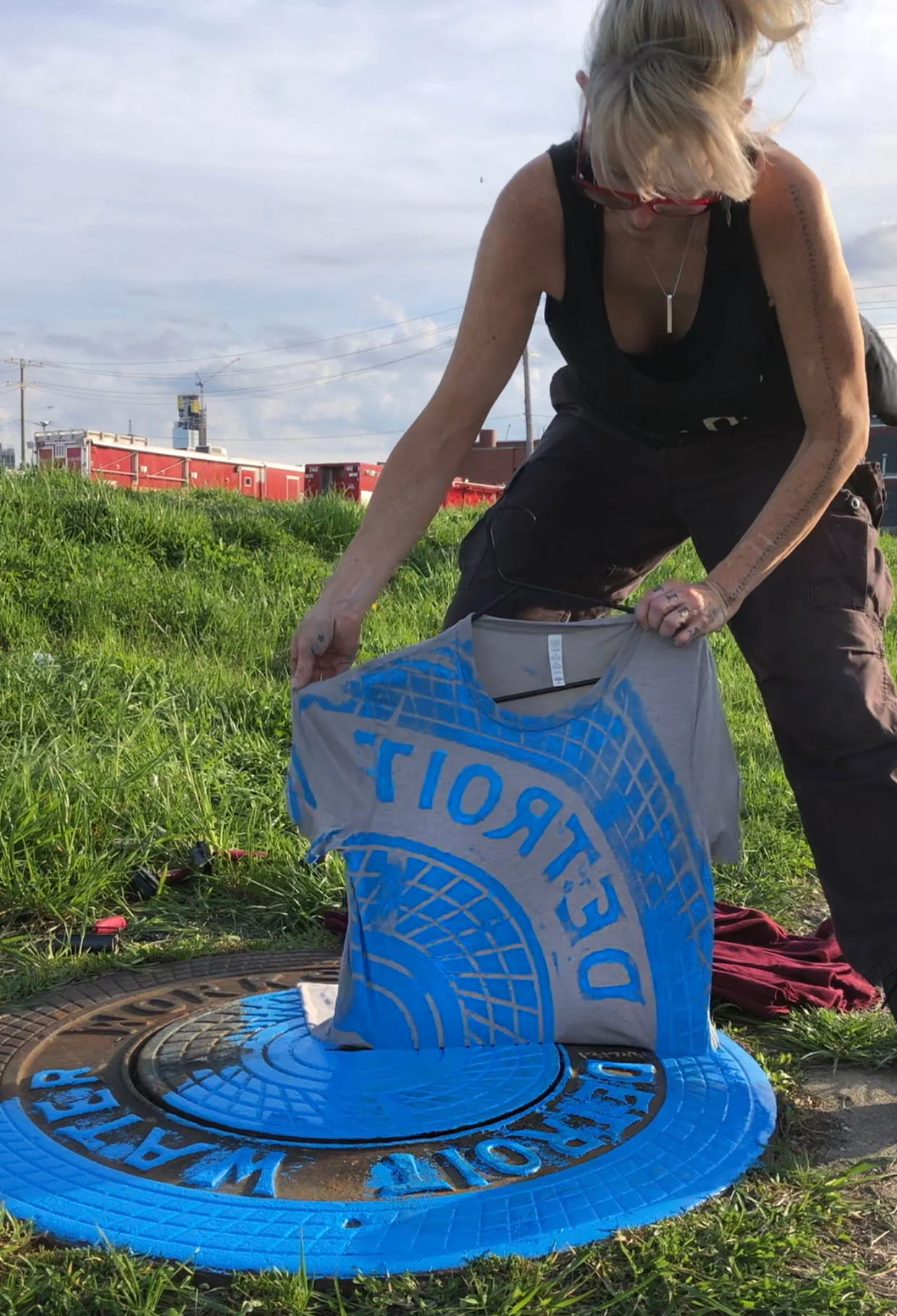 Well Done Goods Detroit Tire Print Manhole Cover Tee in Honolulu Blue