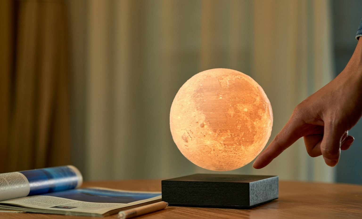 Smart Moon Lamp / Black