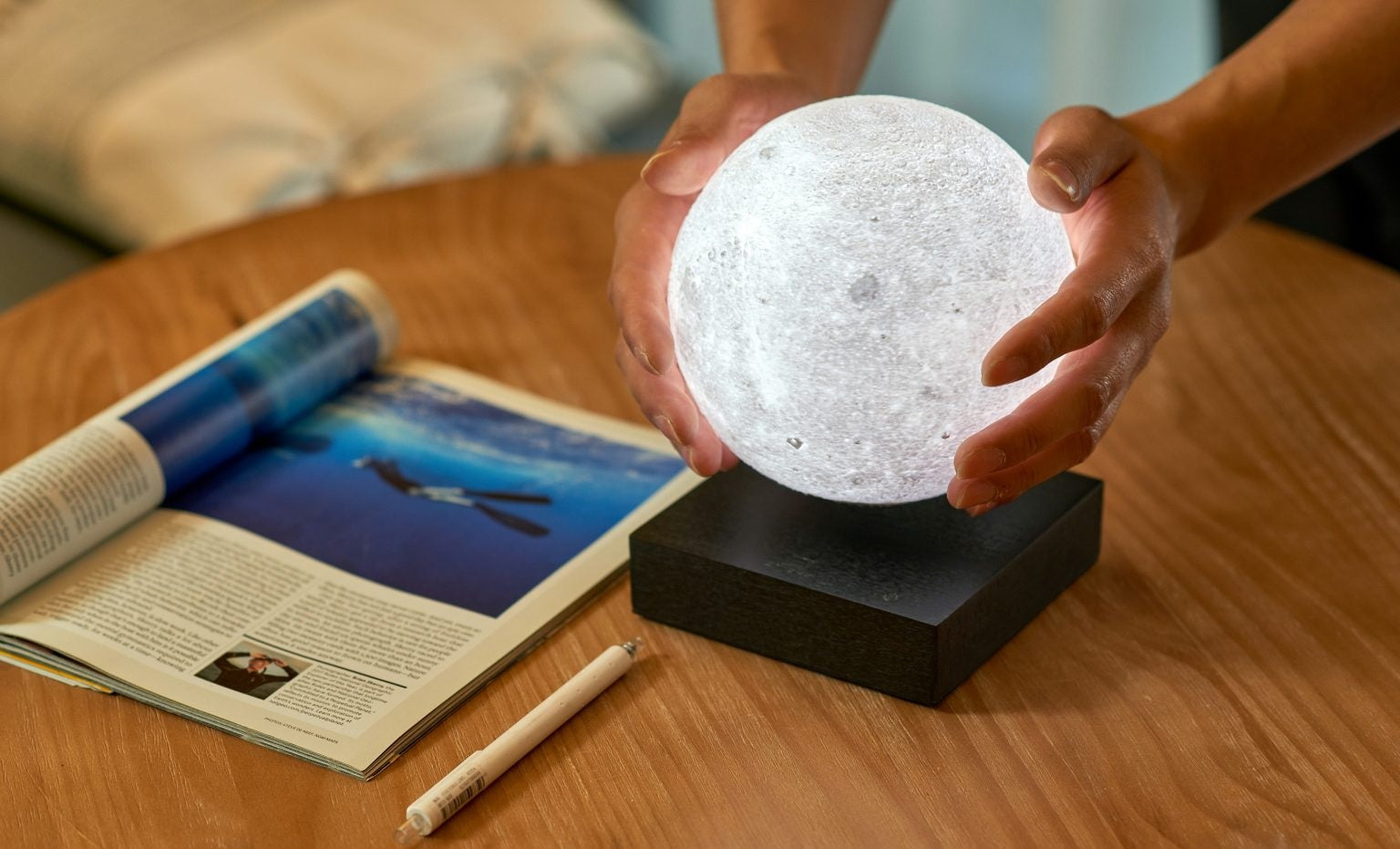 Smart Moon Lamp / Black