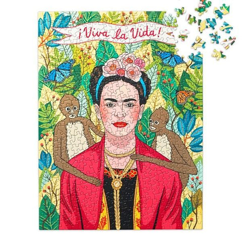 500 piece puzzle set pf Frida Kahlo.